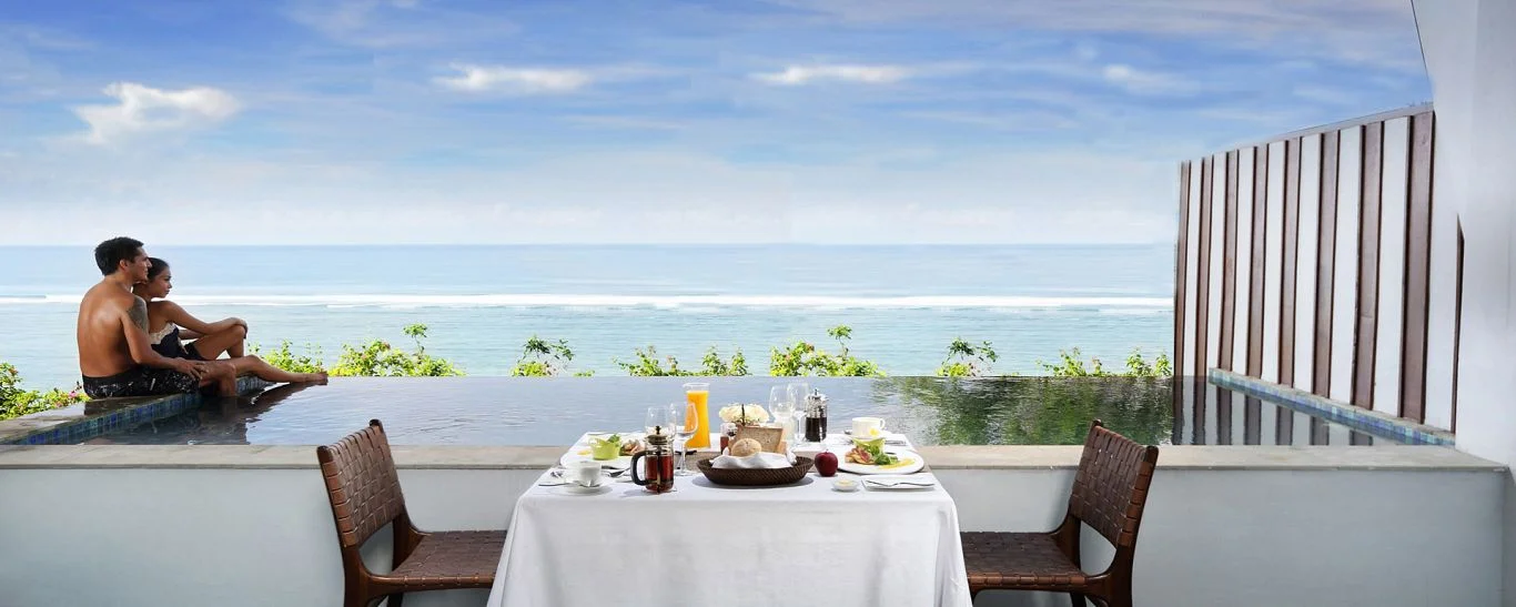 Ocean Front Honeymoon Pool Suite